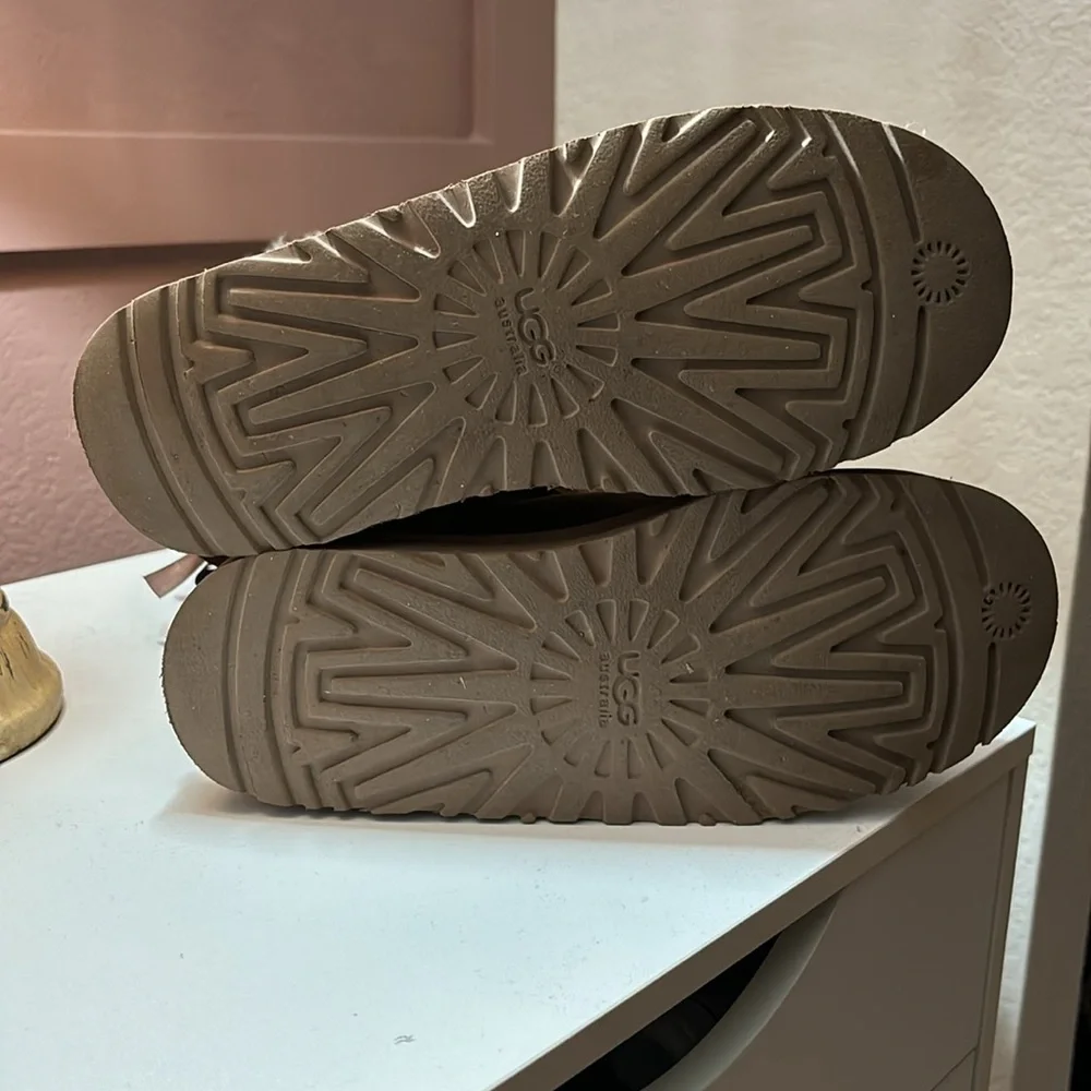 Chestnut Tall Uggs - Picture 4 of 4